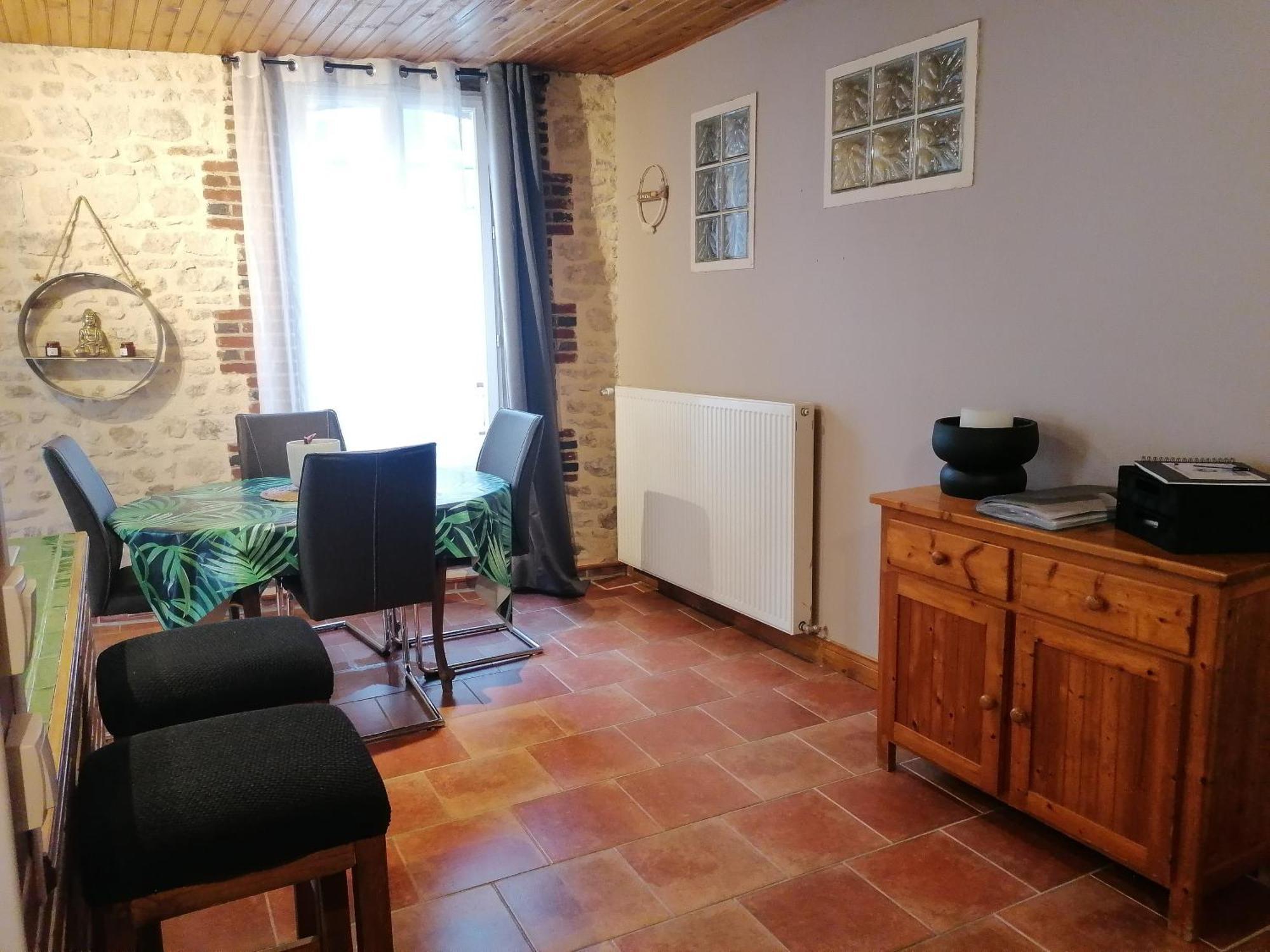 Gite A Sees Avec Garage Prive En Centre Ville Rom bilde