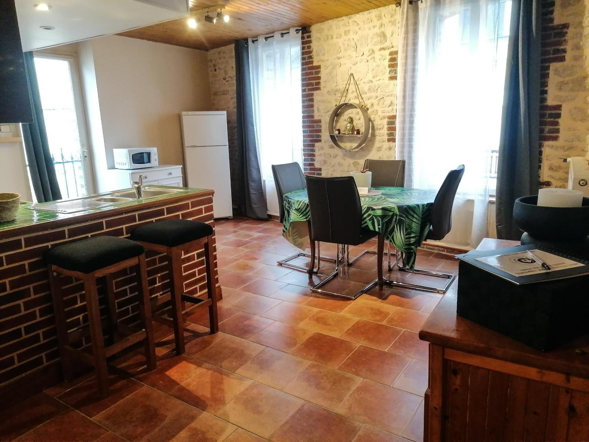 Gite A Sees Avec Garage Prive En Centre Ville Rom bilde